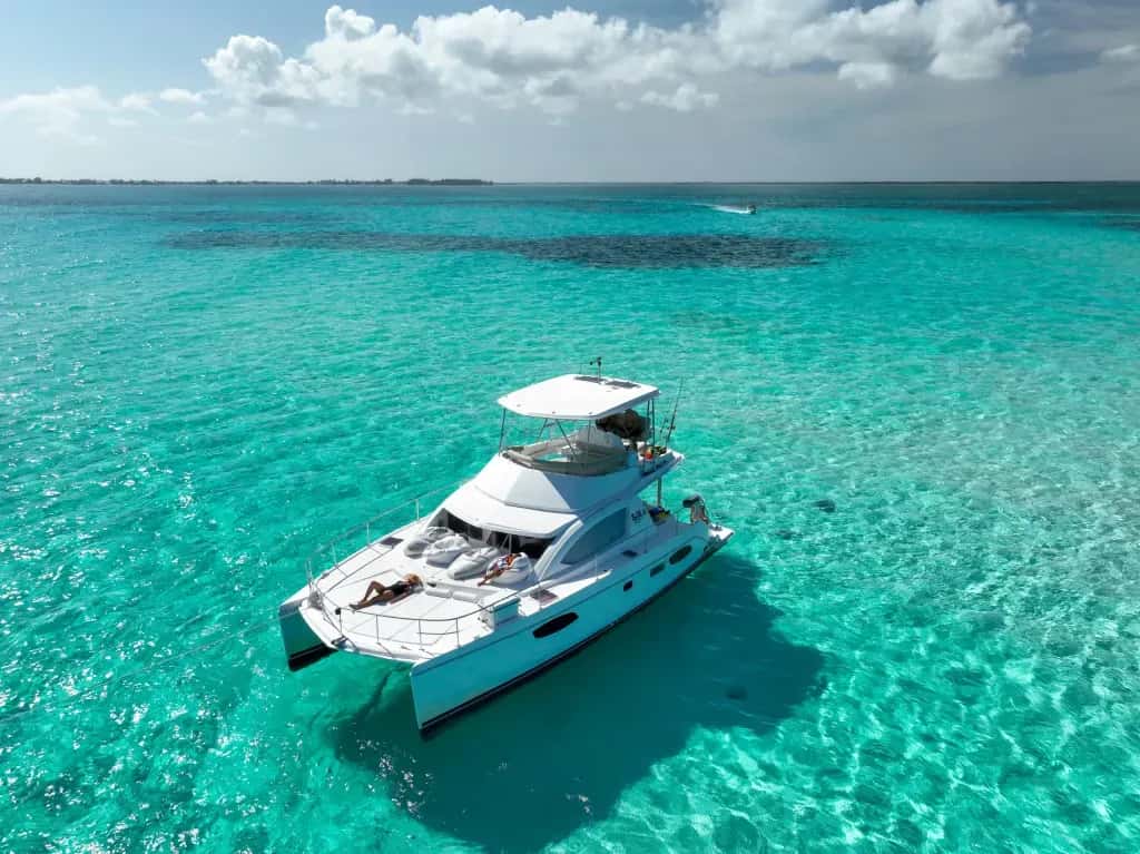 41' Luxury Power Catamaran — photo 2